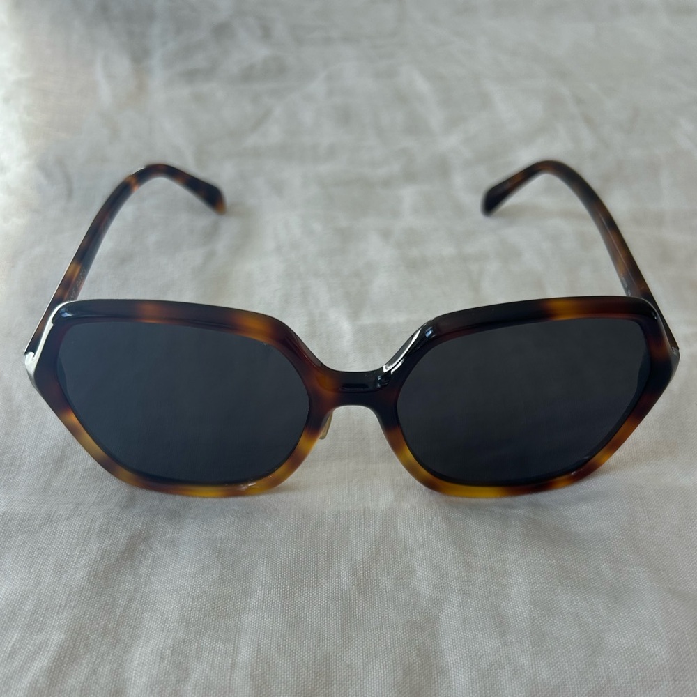 Celine oversized sunglasses in tortoise shell CL40230F - Picture 3 of 9